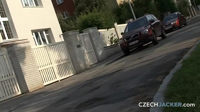 Czech Jacker: Czech Jacker 23: bus stop bounty - provocanti tette della bionda