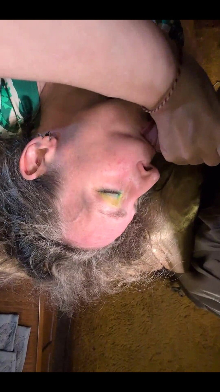 Elaras Pan: Vibratöründen orgazm oluyorken yarağımı emiyor