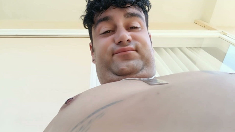 Idmir Sugary: Saya suka tengok gemuk saya - Double Chin, payudara besar dan...