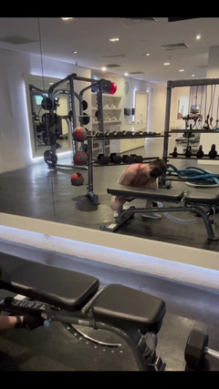 barenakedboy: 체육관 벤치에서