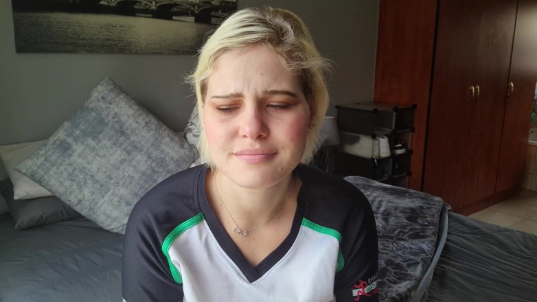 domslutfucker: 金发女郎不想和你的小鸡巴打交道，间接分手