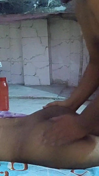 Ragazzo di 18 anni scopato da suo zio