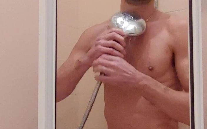 Boy jerking off: मुझे बताओ, क्या तुम मेरे साथ शॉवर लेोगे?