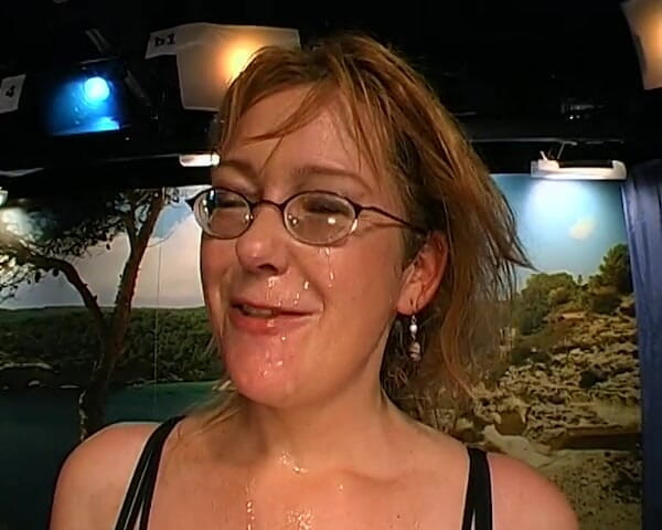 GGG John Thompson OLD STYLE: Blonde MILF Und Latina-schlampe Nehmen Fetten 8-zoll-schwanz Im Stripclub Tief in...