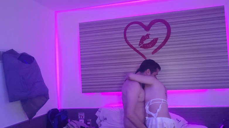 Crystal Phoenix: Un Tizio Mi Scopa in Camera D'albergo