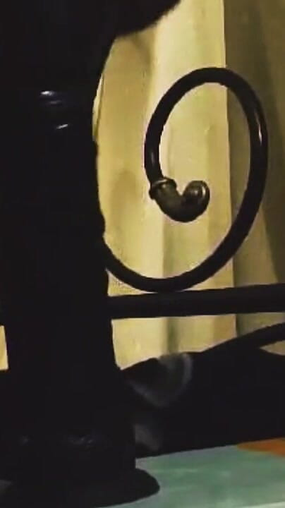 The Nasty House: 목구멍 통로를 쭉 뻗어. 딜도 목구멍 섹스 POV