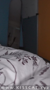 Une belle-mère partage son lit avec une branlette ! Surprise - un beau-fils baise sa belle-mère avec un creampie