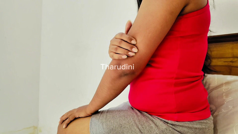 Tharumini_Official: Awek kolej India berkongkek dengan bekas teman lelaki Asia creampie