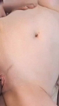 Sexy 18enne Scopata Duramente, Ingoia Sperma Dalla Figa