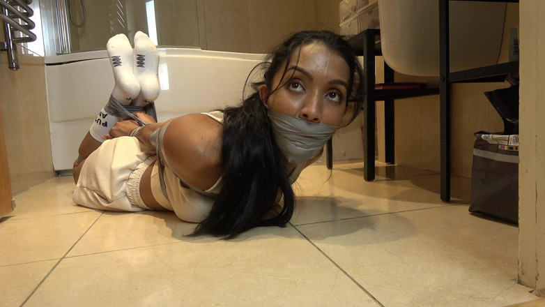 Latina Fetish: La prigionia di courtney: registrato e registrato avvolto imbavagliato in...