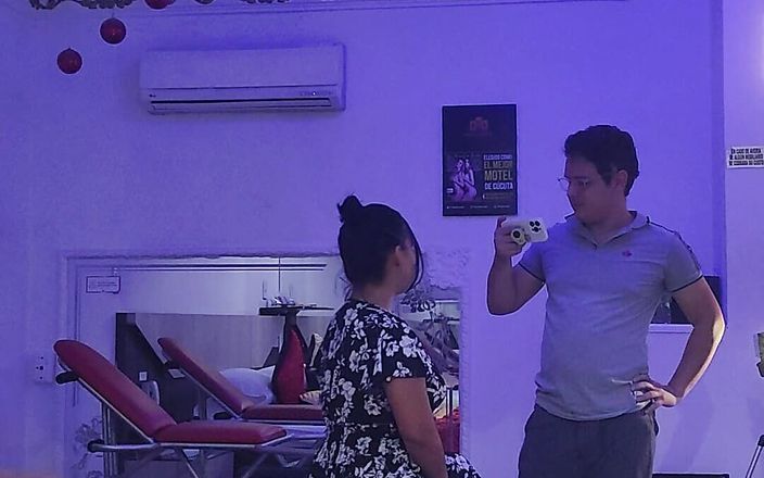 Crisanto999: Tôi đặt một cô gái tóc nâu già để bú cu của...