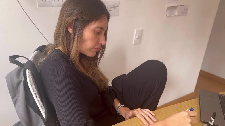 scarlettandc: Tırnaklarımı boyuyorum ve bu beni mastürbasyon yapıyor