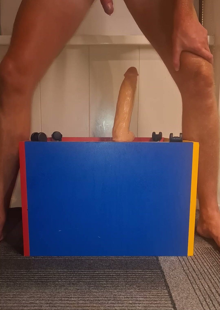 NoFace Twink X: Quente twink solo anal grande consolo cavalga