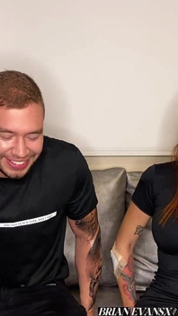 Awek putih berambut merah yang cantik Andrea Castro memberikan saya temu bual panas - Brian Evansx