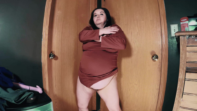 SexyNEBBW: 站着自慰说脏话的熟女