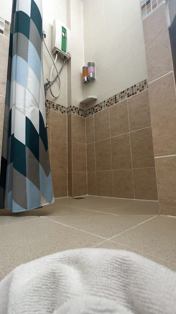 SweetLucy96: Sprcha sama - bez zvuku