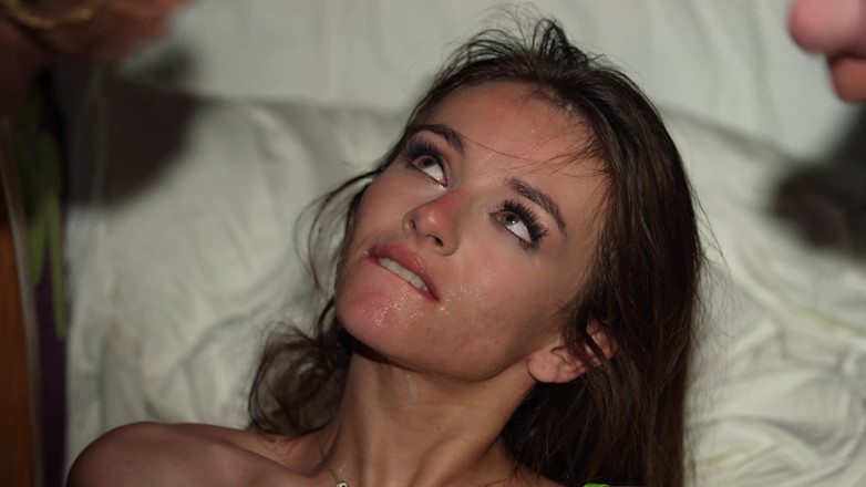 Jet sex prod: 1er Gangbang a 22 Ans