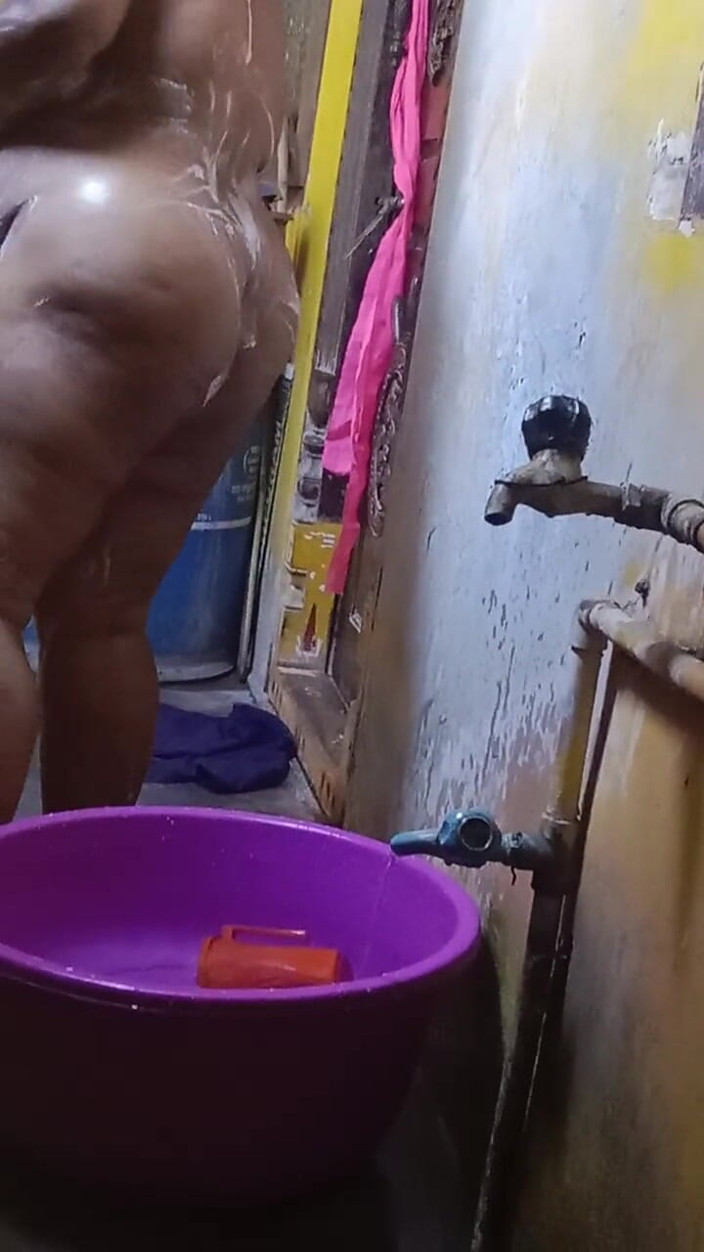 Tamil Anti Uma: Gadis Kebangsaan Adik Ipar Saya Merakam Saya Secara Rahsia Semasa...