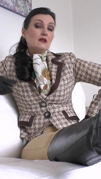 And Now You're Going to Lick My Soles, Headscarf Slut! Lady Victoria Valente
