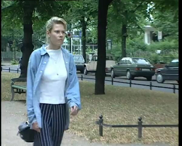 YOUR FIRST PORN: Schoene Grosse Frau Judy - Beautiful Tall Woman Judy