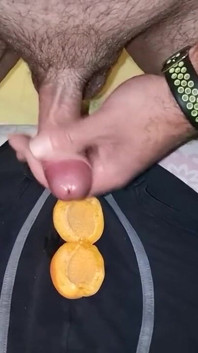 อาหารเช้ากับแอปริคอทและน้ำอสุจิ