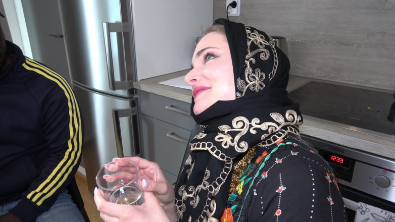 Amateur Homemade Porn: Hijabi Wife Invited Her Husband’s BBC Friend Over for Arabic...