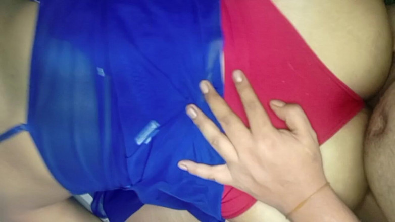 BigassMILF40: Przyjaciel mojego męża prawie doszedłem do ciąży