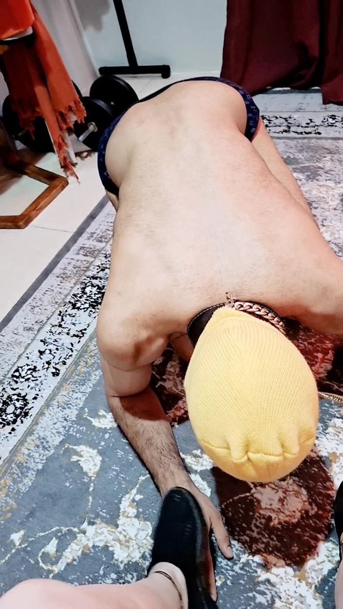 Miss lilith: Sahibe meyve tükürük besleme ve yoğun ayak ibadeti ayakkabı öpüşme bdsm...