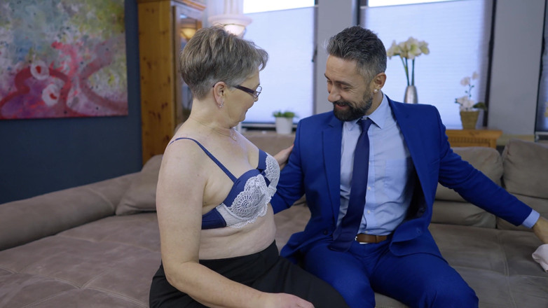 Discover 4K: Bunicuța excitată fute un armăsar mult mai tânăr tare - Futai în...