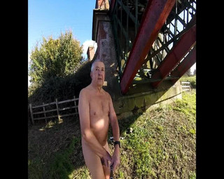 Andy: Fora explorando