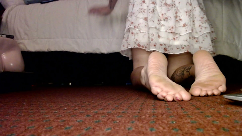 Abby Anna: Back View Pussy Spreading Stretching Gaping Tease