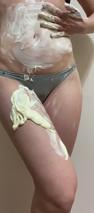 Monnycka: Tan bebé mojado con crema dulce