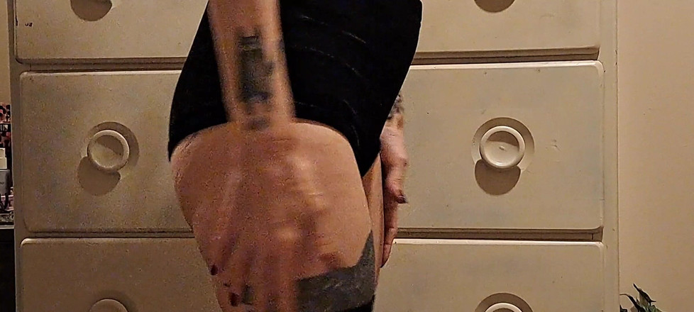 PandoraSG: Leçon de twerking pour une esclave tapette