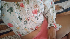 PATY PATY: Брюнетка дарує собі невелике задоволення, справжній аматор