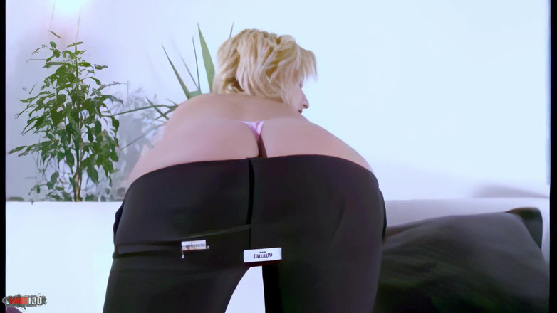 MMM100: Sasha: blondine spielt