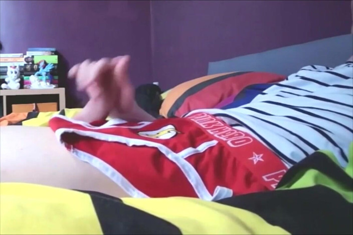 Gay Scottish twink Sammy Andrews: Sammy Andrews кончает в нижнем белье супергероя
