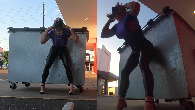 Muscle Sissy Slut Jessica: Une salope musclée exposée se fait baiser en public