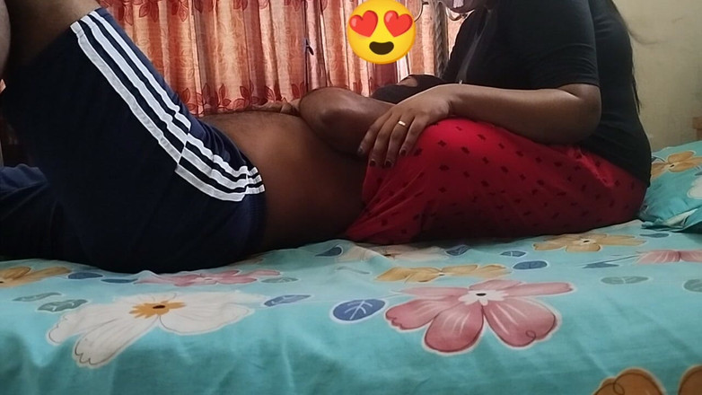 Teensex: Desi Casalinga Con Grandi Tette Curve Scopata Grande Cazzo.