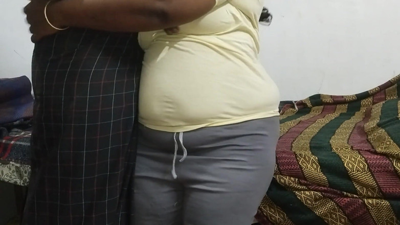 Santhi89: Tamil ev hanımı evi sert sikiyor