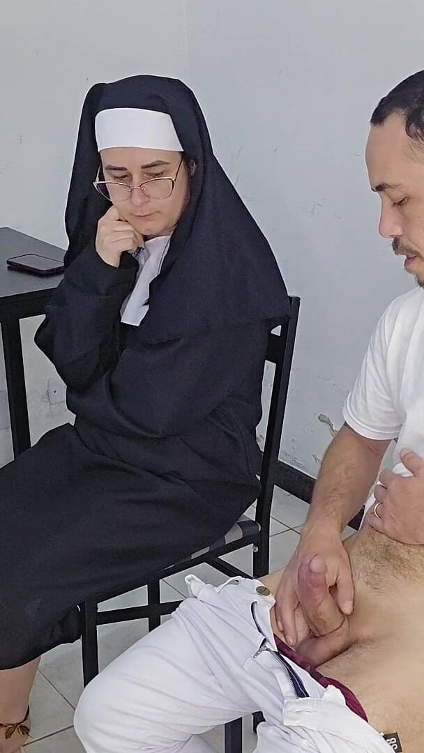 Forbidden pleasures: Napalona Zakonnica Poprosiła Mnie, Żebym Pokazał Jej Mojego Kutasa I Nie...