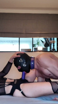 69 Strap-on deepthroat träning och avsugning kantning