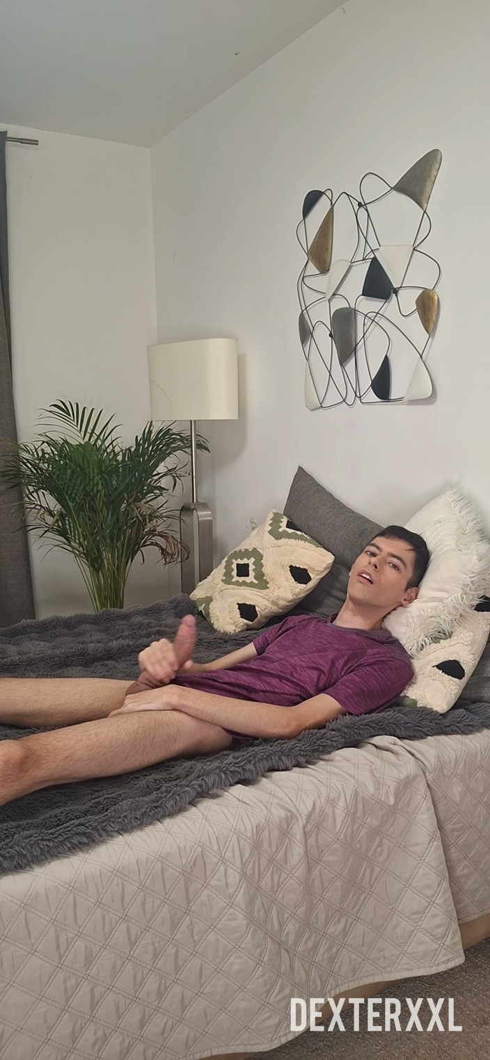 Dexterxxlfun: Rafael, un chico joven sexy y delgado, se folla a...