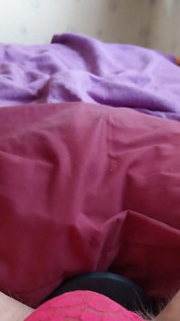 Sissy bị cắm mông trêu chọc trong đôi tất mới