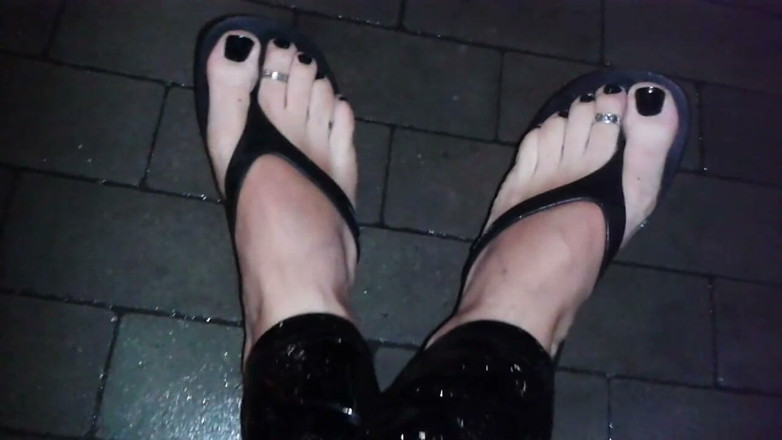 Heelex: Wet Feet