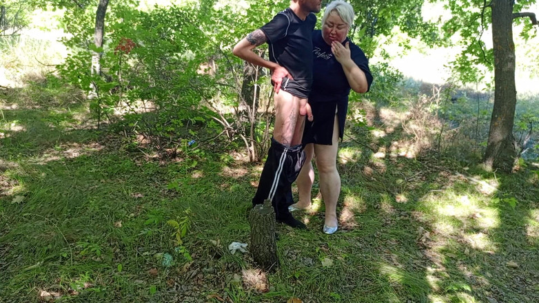 Zona901: Sąsiad daje publiczne obciąganie w parku