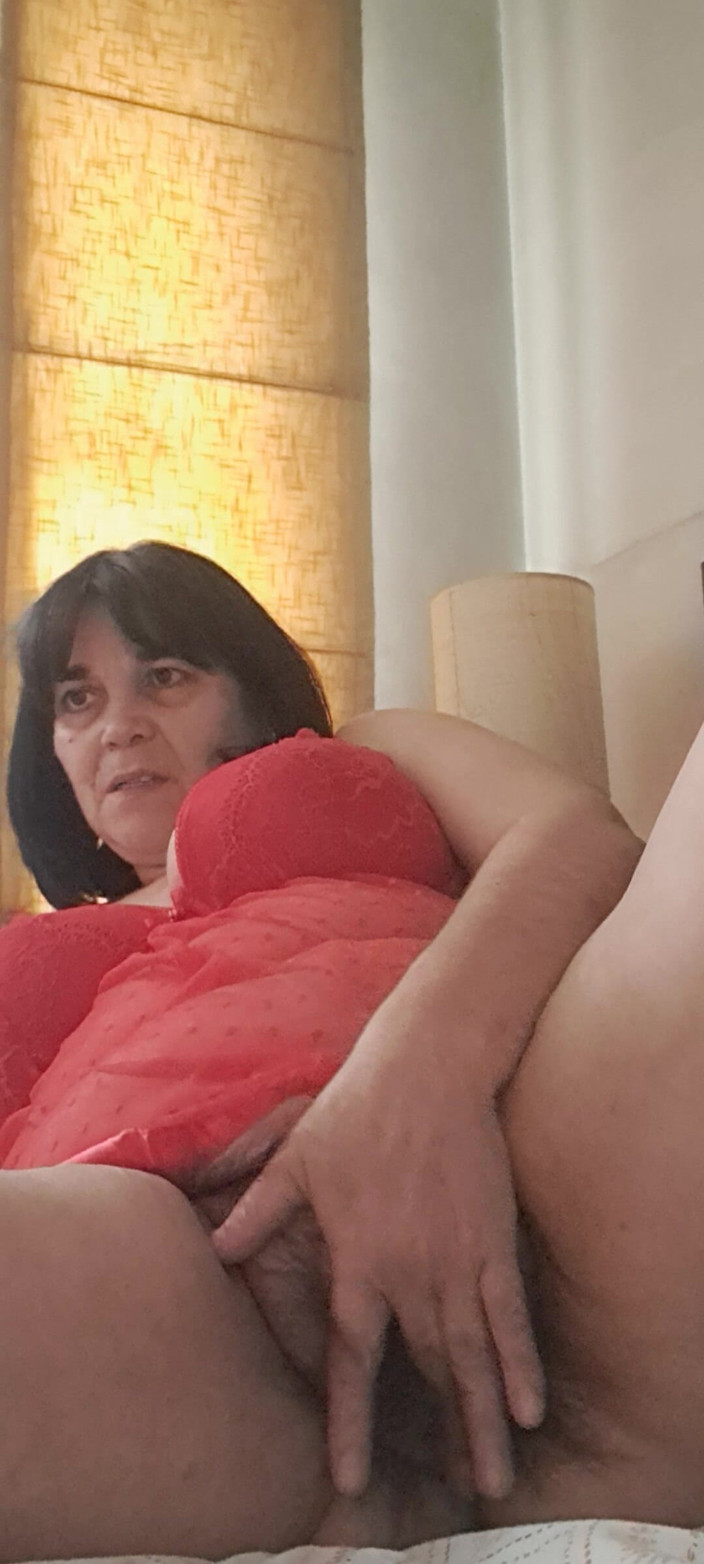 Mommy big hairy pussy: Stepmother in Sexy Red Video Camera
