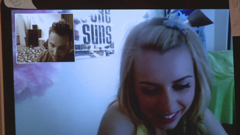 Lustful Teens: 18 yaşındaki Lexi Belle internette tanıştığı bir adamla sikişiyor