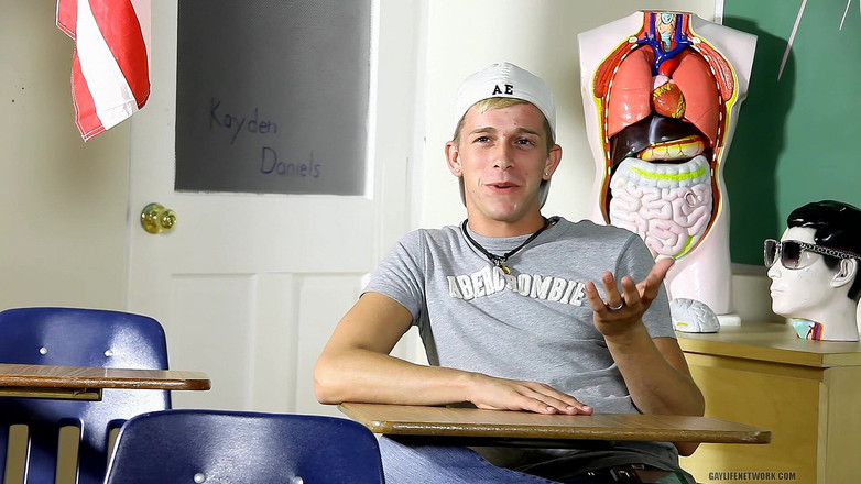 Teach Twinks: Секс-привлекательность тусовщик Kayden Daniels Oozes