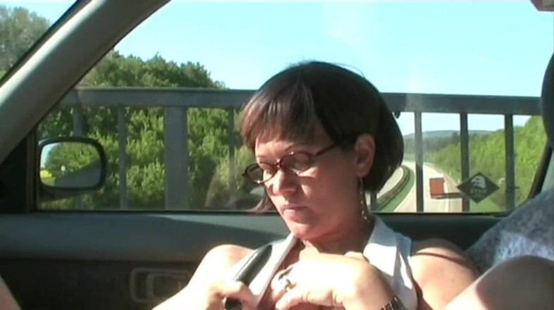 Popp Sylvie: German Girly fucks herself at the Autobahn