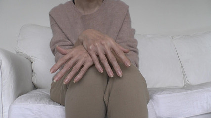 Lady Victoria Valente: Mains et ongles magnifiques et élégants présentés par Lady Victoria Valente...